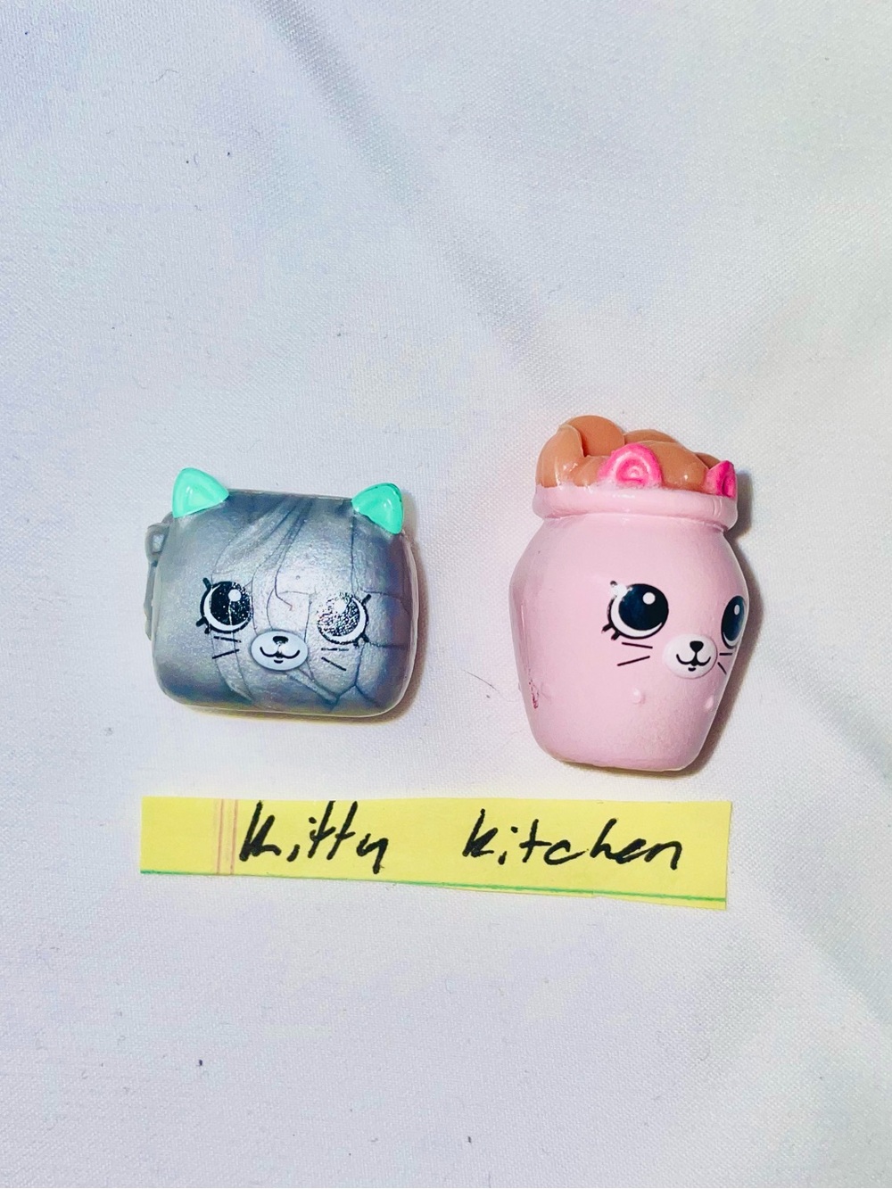 Shopkins Happy Places Petkin- Kitty Kitchen set